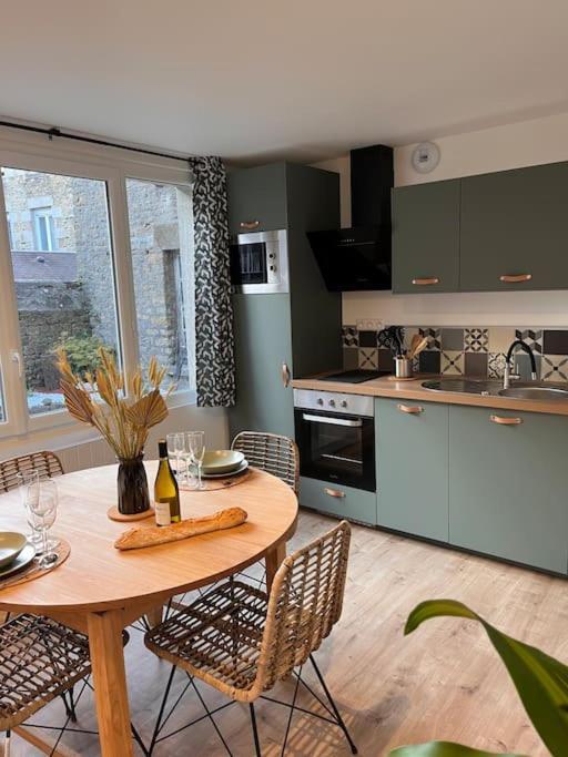 Beau Loft Room Proche Mont Saint Michel Jaccuzi Illimite En Plein Centre อาวร็องช์ ภายนอก รูปภาพ